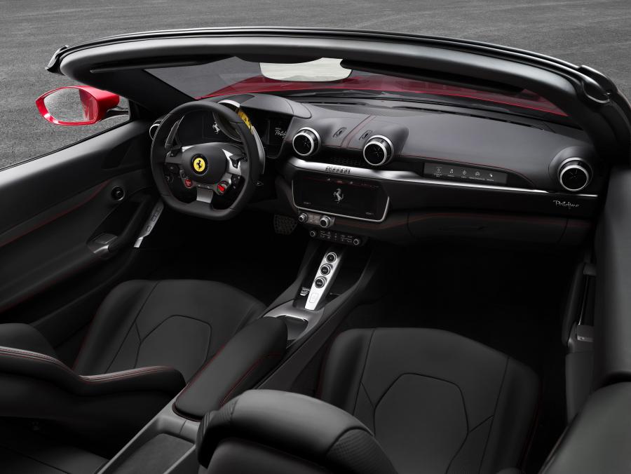 Интерьер Ferrari Portofino 2017 года  (фото 10 из 115)